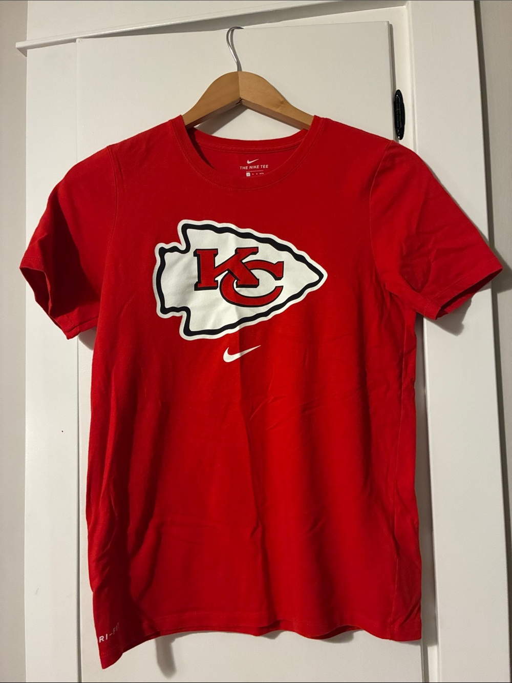 Nike Red Kansas City Chiefs Logo Tee - Men's